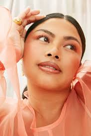 How to apply blush to look Youthful?