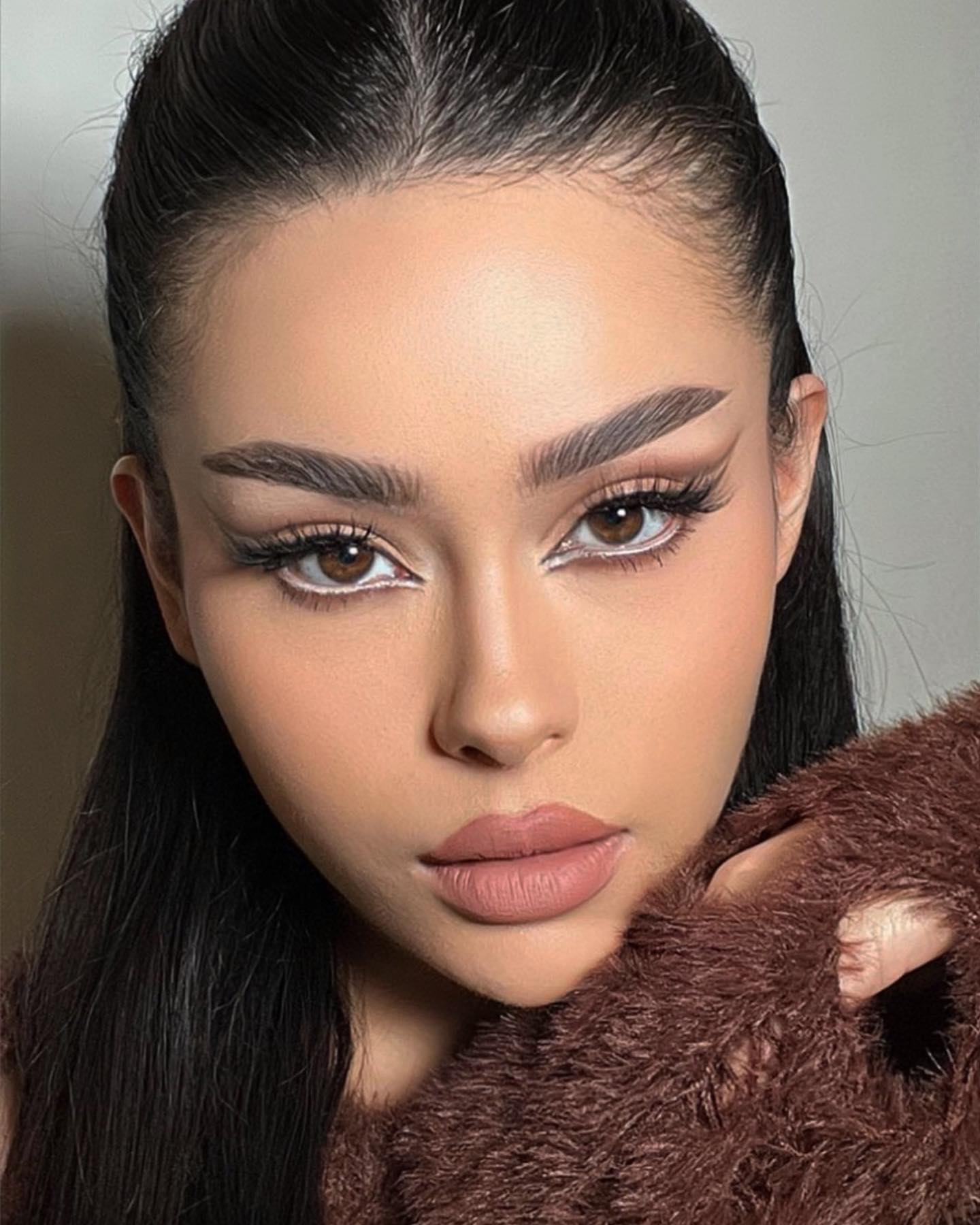 Siren or Doe? Guide to TikTok’s Viral Eye Makeup Trend