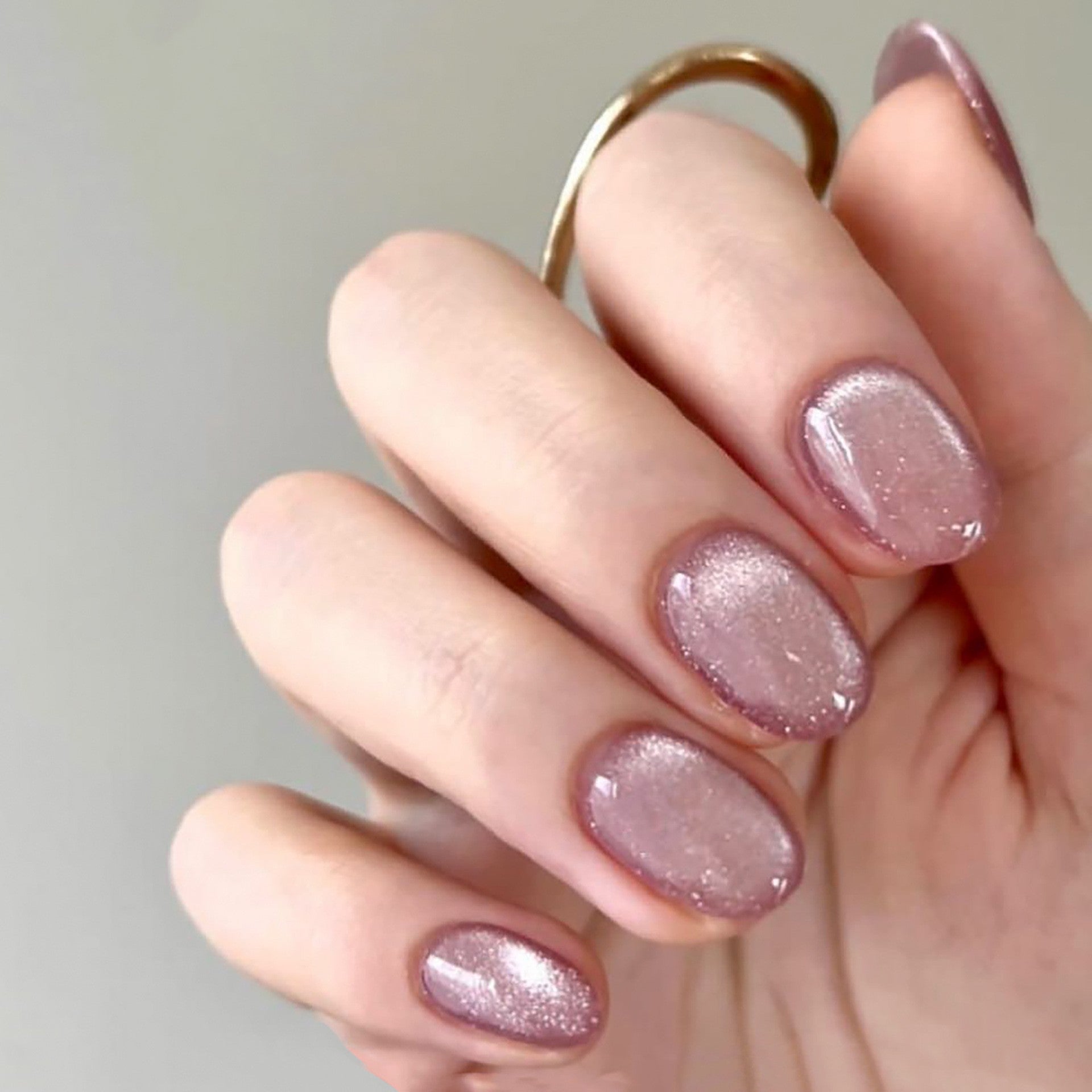 People Pleaser | Short, Round Press-On Nails