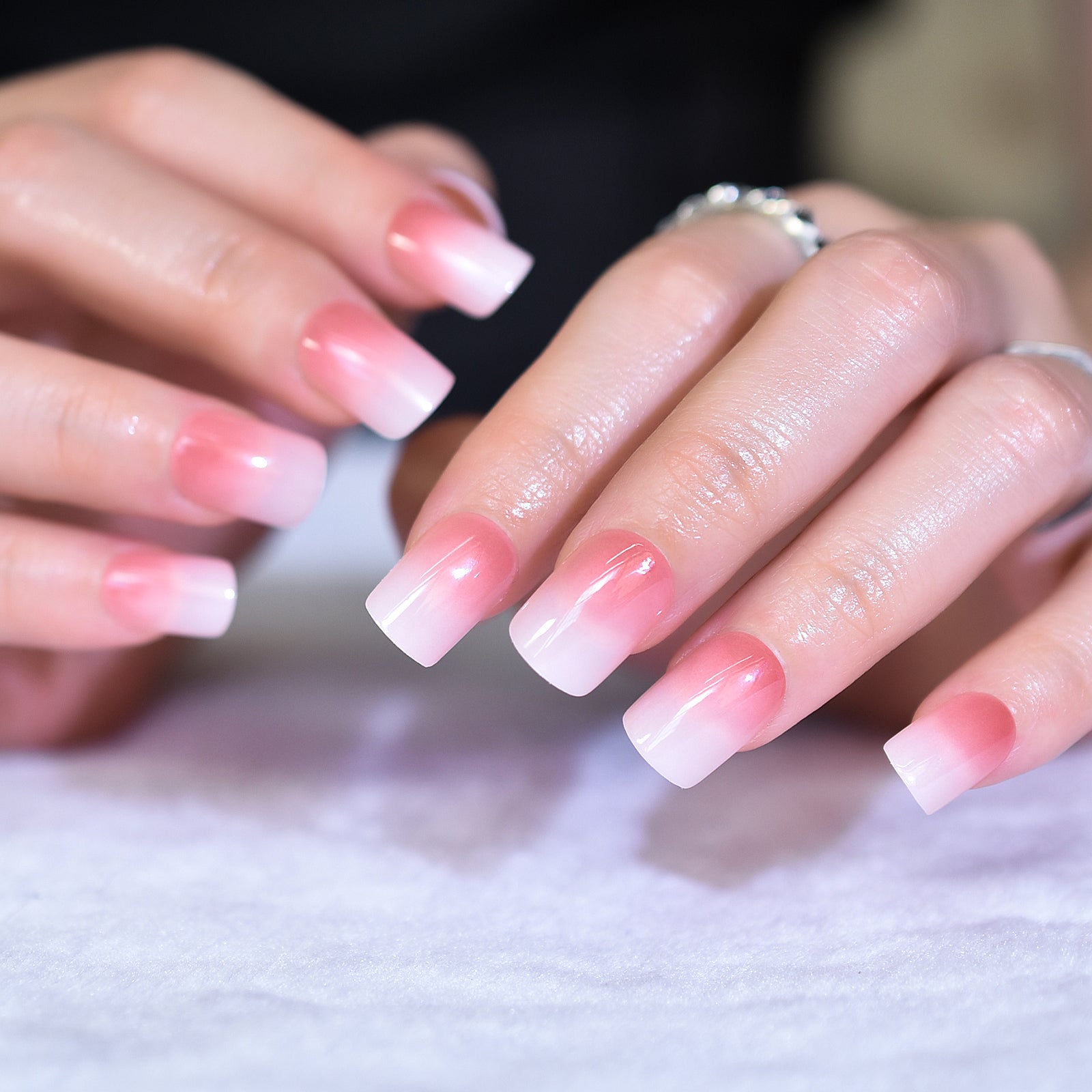 Ombre Red - Medium Square - Press on Nails