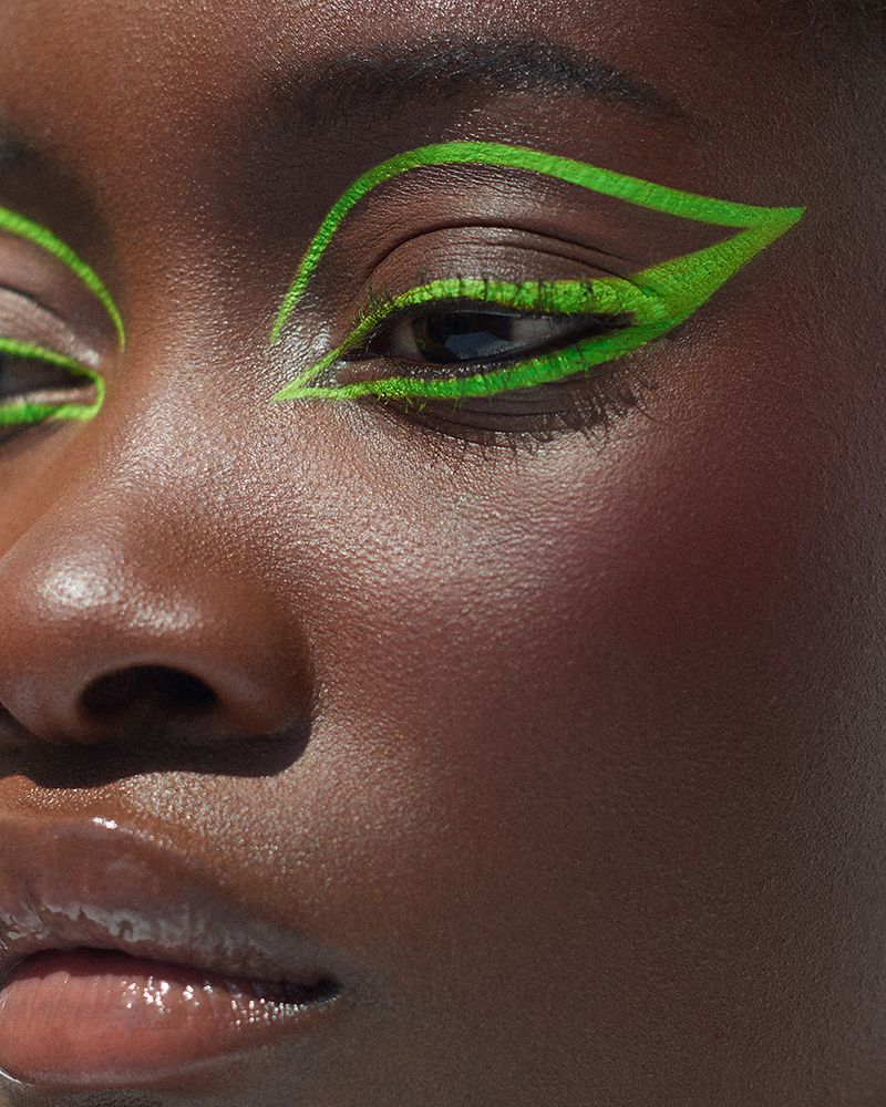 The Floating Eyeliner Trend