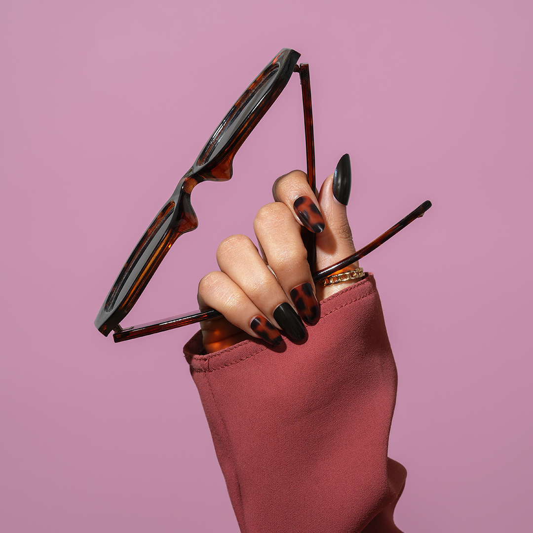 Sirens Only | Long Round, Press-On Nails